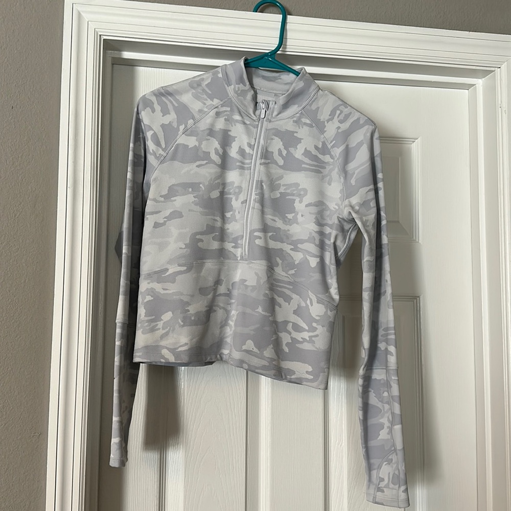 Lululemon cropped half zip